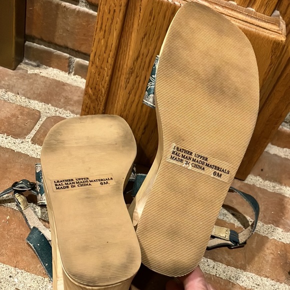 EUC Sz 6M Mudd leather sandal wedges - Picture 4 of 8